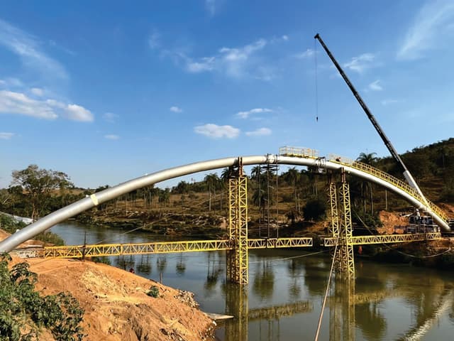 Travessia sobre Rio Parupeba